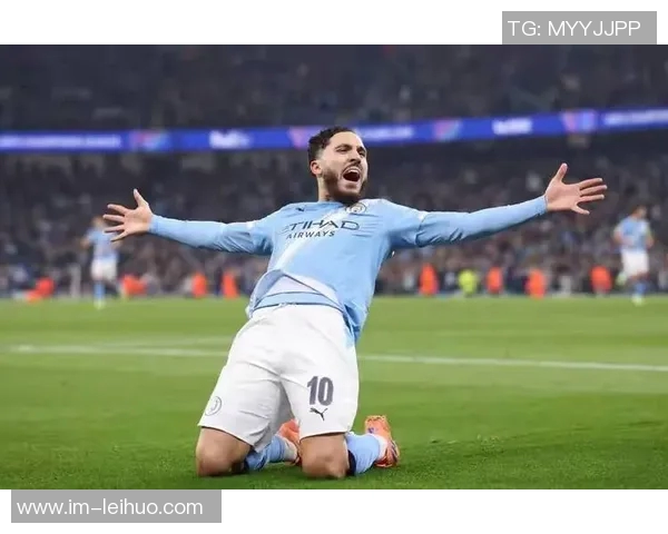 曼城中卫危机加剧仅剩阿克胡桑诺夫召回小将并有意引进格伊